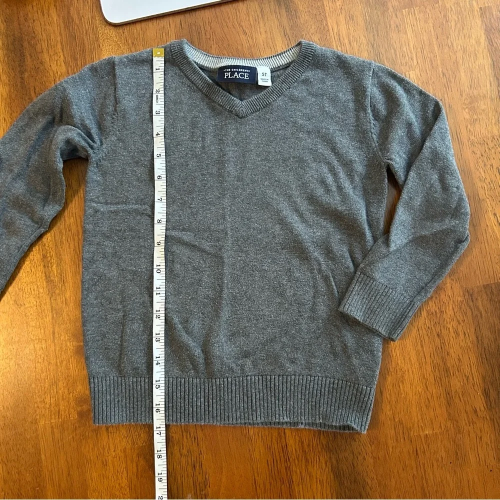 Classic Gray Cotton V-Neck Sweater | Boys 5T ✨